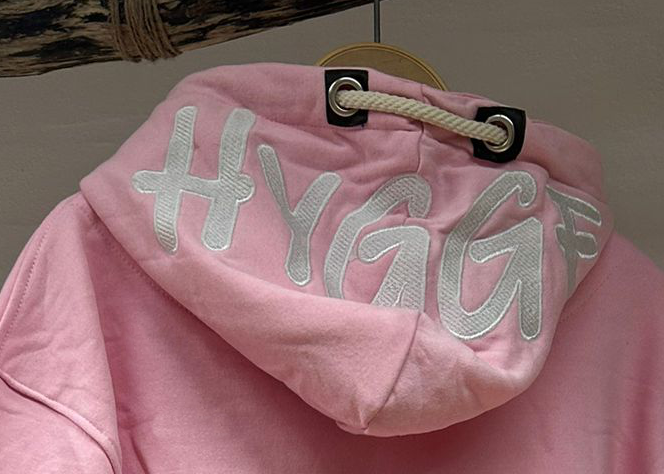 Ulrik-P - Hygge Hoodie Model Blåvand - Pink/Weiss