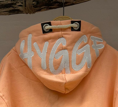Ulrik-P - Hygge Hoodie Model Blåvand - Peach/Weiss
